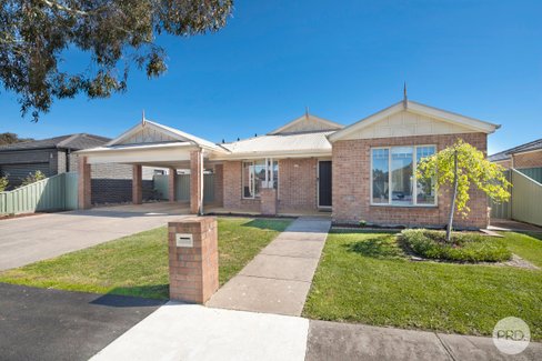 16 Selwyn Street, MINERS REST VIC 3352