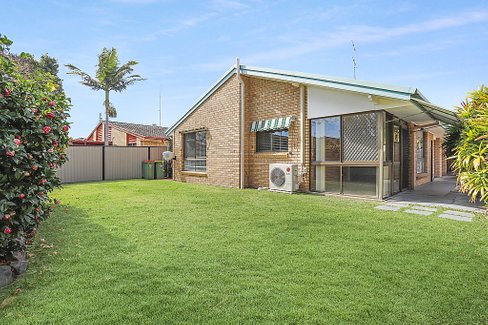 1/6 Shrike Court, BURLEIGH WATERS QLD 4220