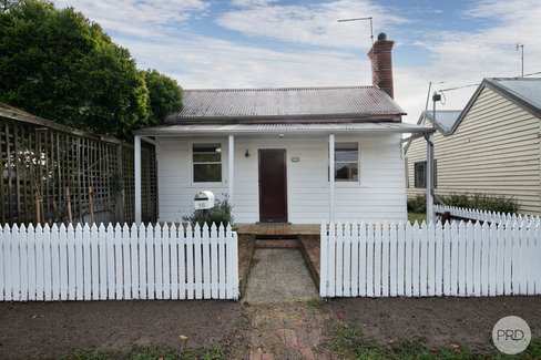 16 Stocks Street, GOLDEN POINT VIC 3350