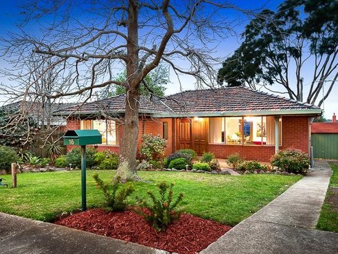 16 Strathaird Street Strathmore 3041