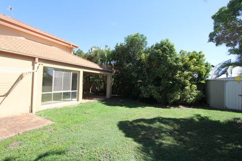 16 Sugargum Court, MOLENDINAR QLD 4214