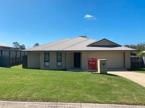 16 Surita Court, BOYNE ISLAND QLD 4680