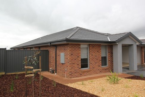 16 Sutcliffe Street, Lucas VIC 3350