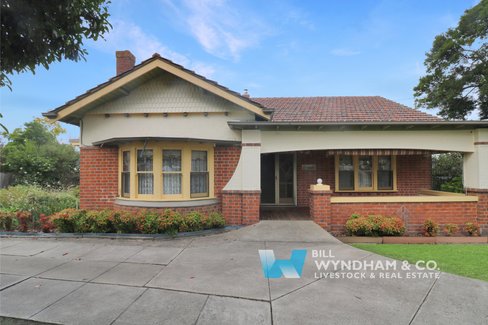 16 Sylvia Street, Orbost