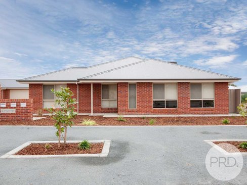 1/6 Trumper Street, BOOROOMA NSW 2650