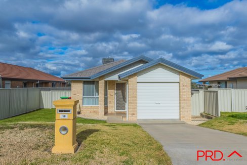 16 Tulipwood Crescent, TAMWORTH NSW 2340