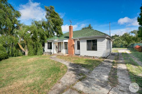 16 Wall Street, SEBASTOPOL VIC 3356