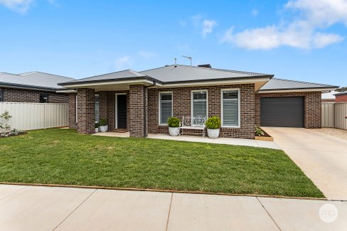16 Webdon Drive, NORTH BENDIGO VIC 3550