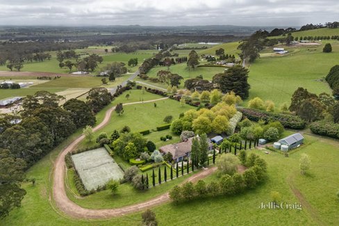 16 Whites Road Buninyong 3357