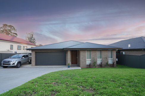 16 Windermere Road, LOCHINVAR NSW 2321