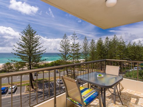 16/114 The Esplanade, BURLEIGH HEADS QLD 4220