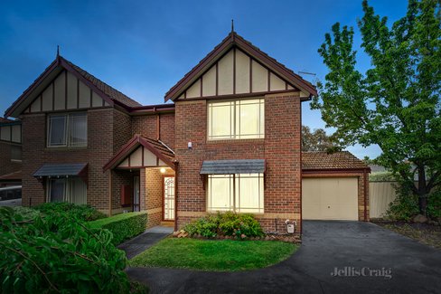 16/12 Surrey Road Mount Waverley 3149