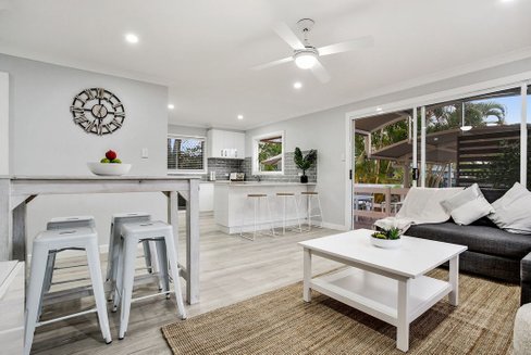 1/63 Laguna Avenue, PALM BEACH QLD 4221