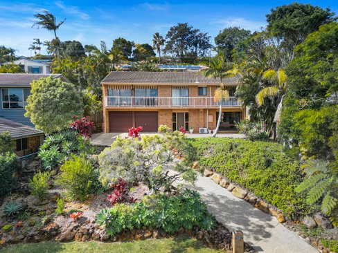166 Darlington Drive, BANORA POINT