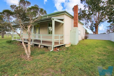 1660 Lindenow Glenaladale Road, Woodglen