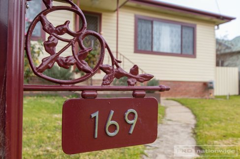 169 Simpson Street, TUMUT NSW 2720