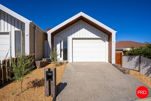 16A Hammer Street, FLORA HILL VIC 3550
