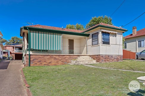 16a Johnstone St, PEAKHURST NSW 2210
