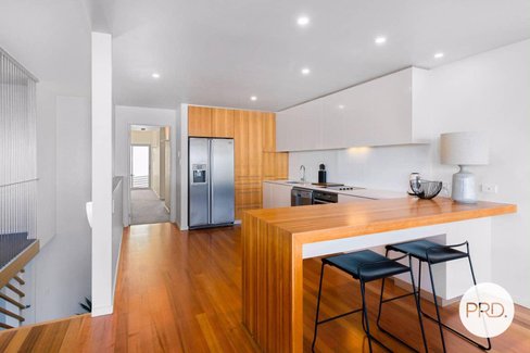 16B Ocean Esplanade, BLACKMANS BAY TAS 7052