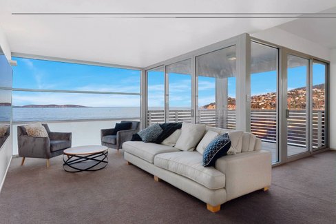 16B Ocean Esplanade, BLACKMANS BAY TAS 7052