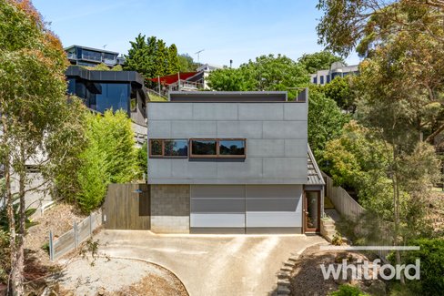 16B Watersedge Terrace, Highton