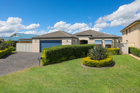 17 Acer Terrace, THORNTON NSW 2322
