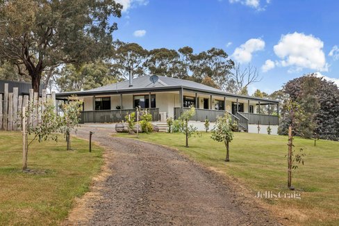 17 Adams Road Harcourt 3453