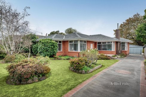 17 Banbury Street Burwood East 3151