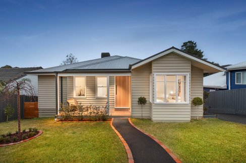 17 Beatrix Street Greensborough 3088