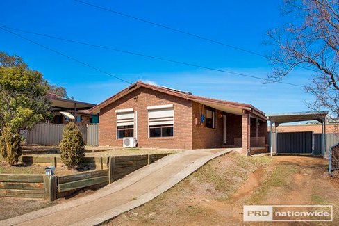 17 Boronia Drive, TAMWORTH NSW 2340