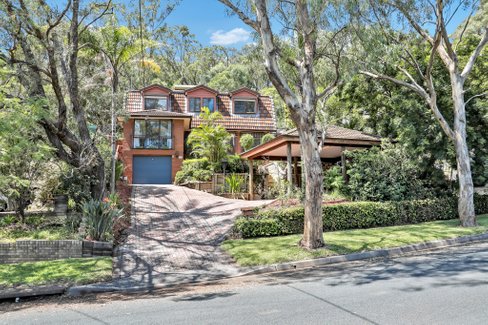 17 Bright Parade, DAPTO NSW 2530