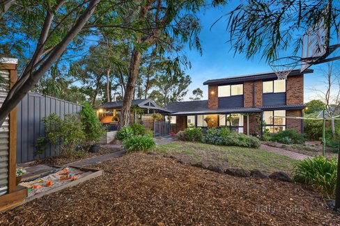 17 Calendonia Drive Eltham North 3095