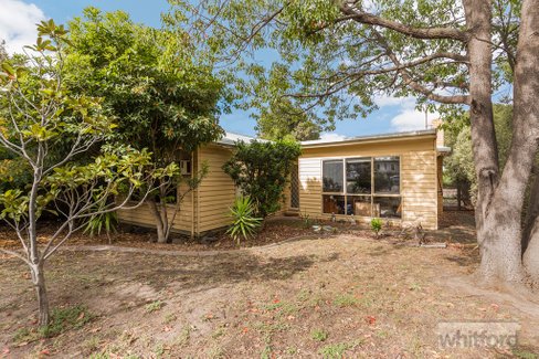 17 Cambra Road, Belmont