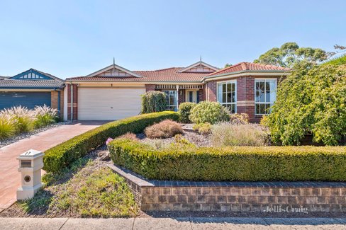 17 Caversham Drive Mornington 3931