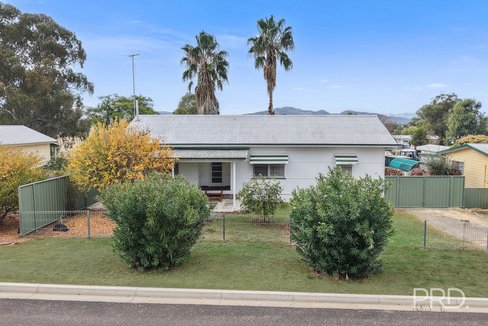 17 Centre Street, QUIRINDI NSW 2343