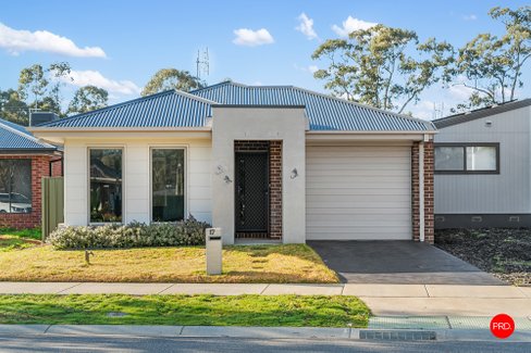17 Clarcoll Crescent, KANGAROO FLAT VIC 3555