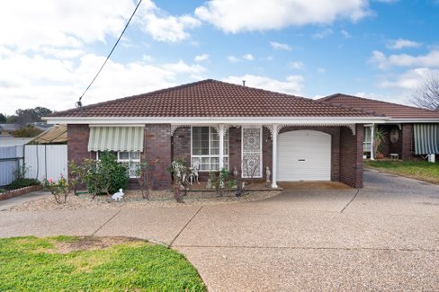 1/7 Clowes, ASHMONT NSW 2650