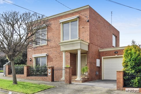 17 Craigie (cnr Dundee Plc) Road, Newtown