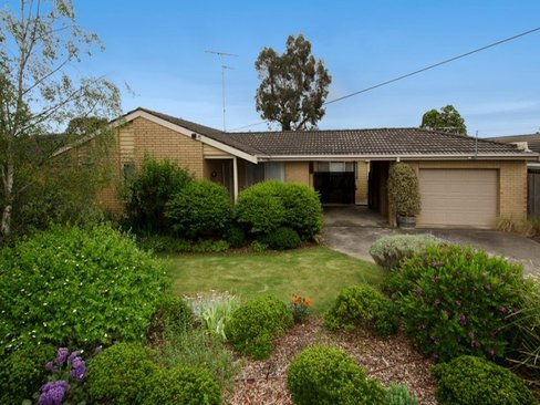 17 Crestmoor Drive Highton 3216