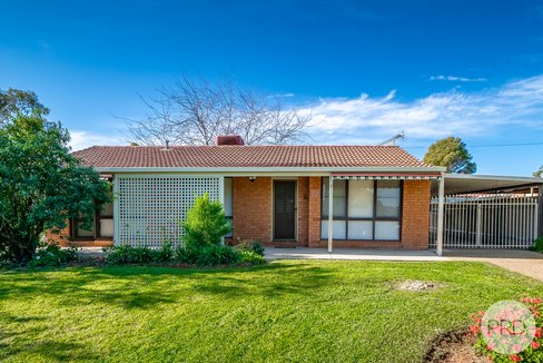 17 Crisp Drive, ASHMONT NSW 2650