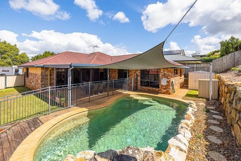 17 Daydream Street, REDLAND BAY QLD 4165