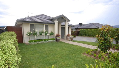 17 Deniston CCT, BUNGENDORE NSW 2621