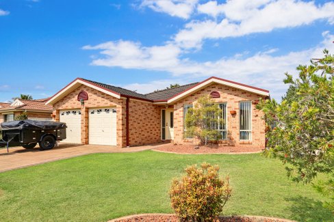 17 Felix Avenue, HORSLEY NSW 2530