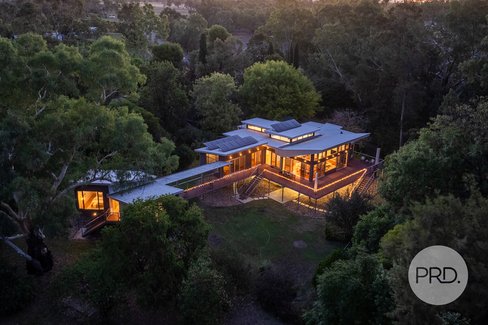 17 Graham Avenue, GUMLY GUMLY NSW 2652