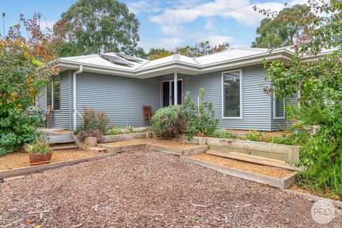 17 Haines Street, CRESWICK VIC 3363