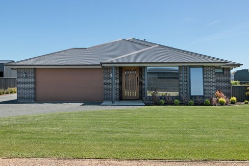 17 Havana Street, CARDIGAN VIC 3352