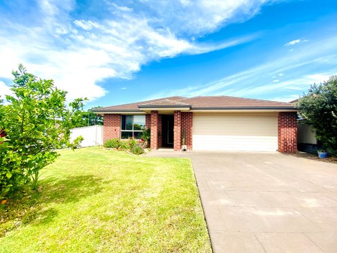 17 Hibiscus Way, TAMWORTH NSW 2340