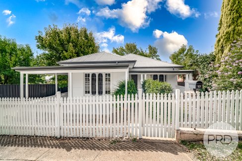 17 Hill Street, TURVEY PARK NSW 2650