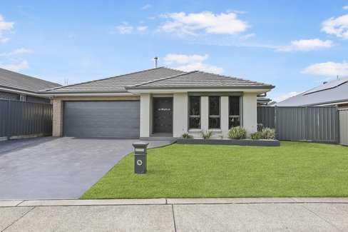 17 Hobbs Street, HORSLEY NSW 2530