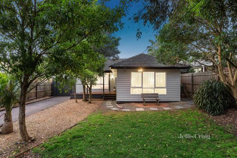 17 Hutton Avenue Ferntree Gully 3156